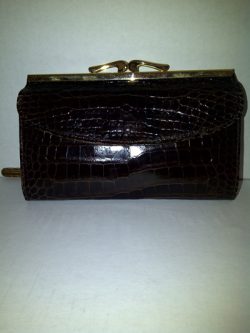 Classic-finish-clutch-purse