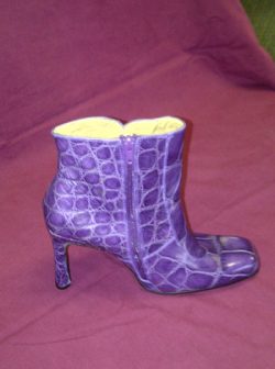 ladies-boutine-alligator